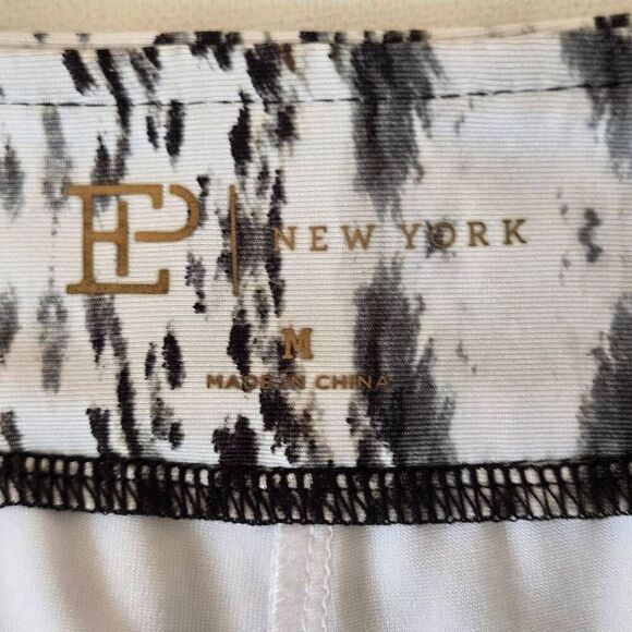 EP Pro New York Women's Geometric Mini Golf Skort White Black Size Medium - Picture 4 of 10
